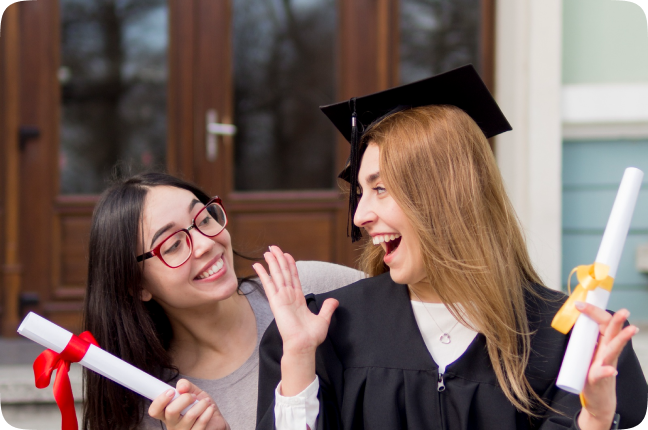 O programa de premiação do College Educaler para ex-alunos começou em maio de 2025 com o Prêmio Acadêmico e o Prêmio de Excelência em Ensino.
